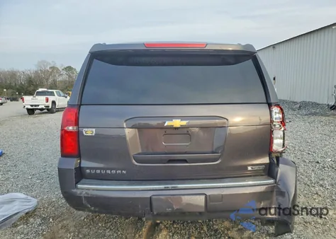 2018 Chevrolet Suburban K1500 Premier z USA, uszkodzony, nr VIN 1GNSKJKC2JR209308